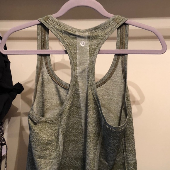 Lululemon tank top - Picture 4 of 5